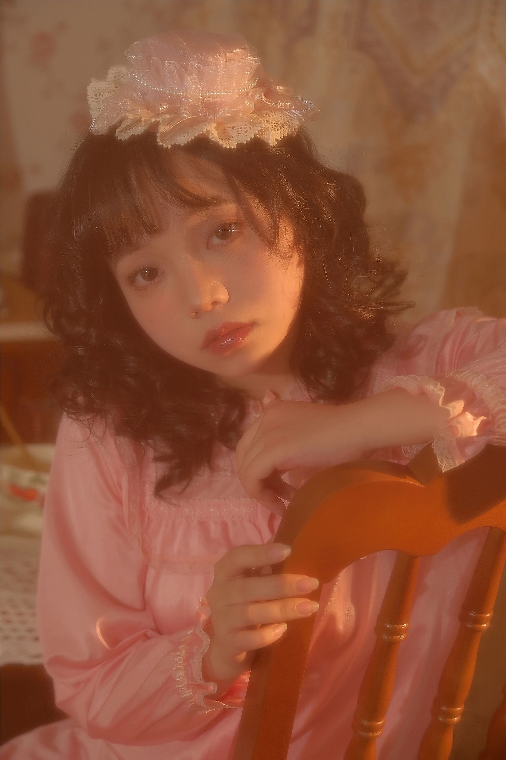 YITUYU艺图语 2025.02.01 法式少女 贝贝bu睡觉